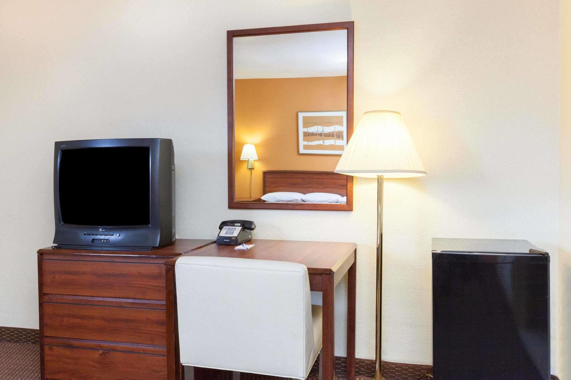 Country Inn & Suites By Radisson, Flagstaff Downtown, Az Exteriör bild